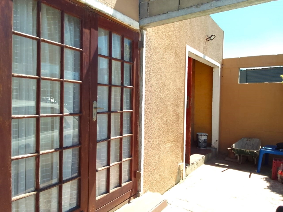 3 Bedroom Property for Sale in Nomzamo Western Cape